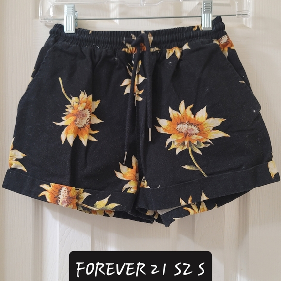 Shorts - Picture 1 of 2